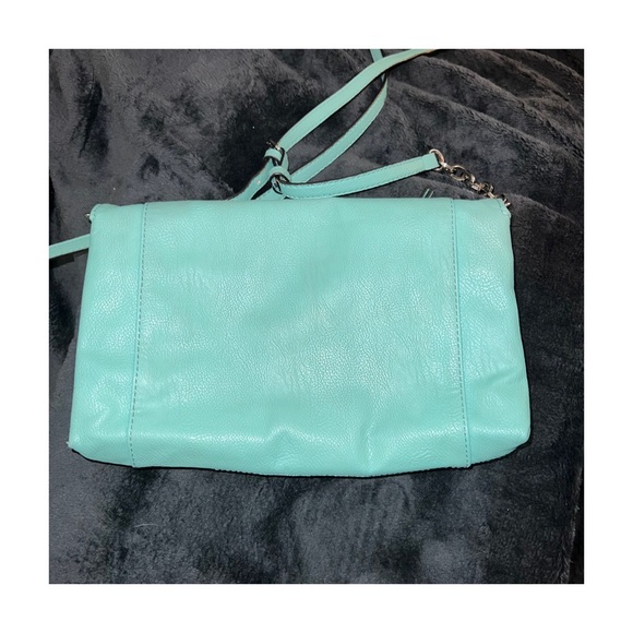 Simply Vera Wang Crossbody Bag - Picture 9 of 12